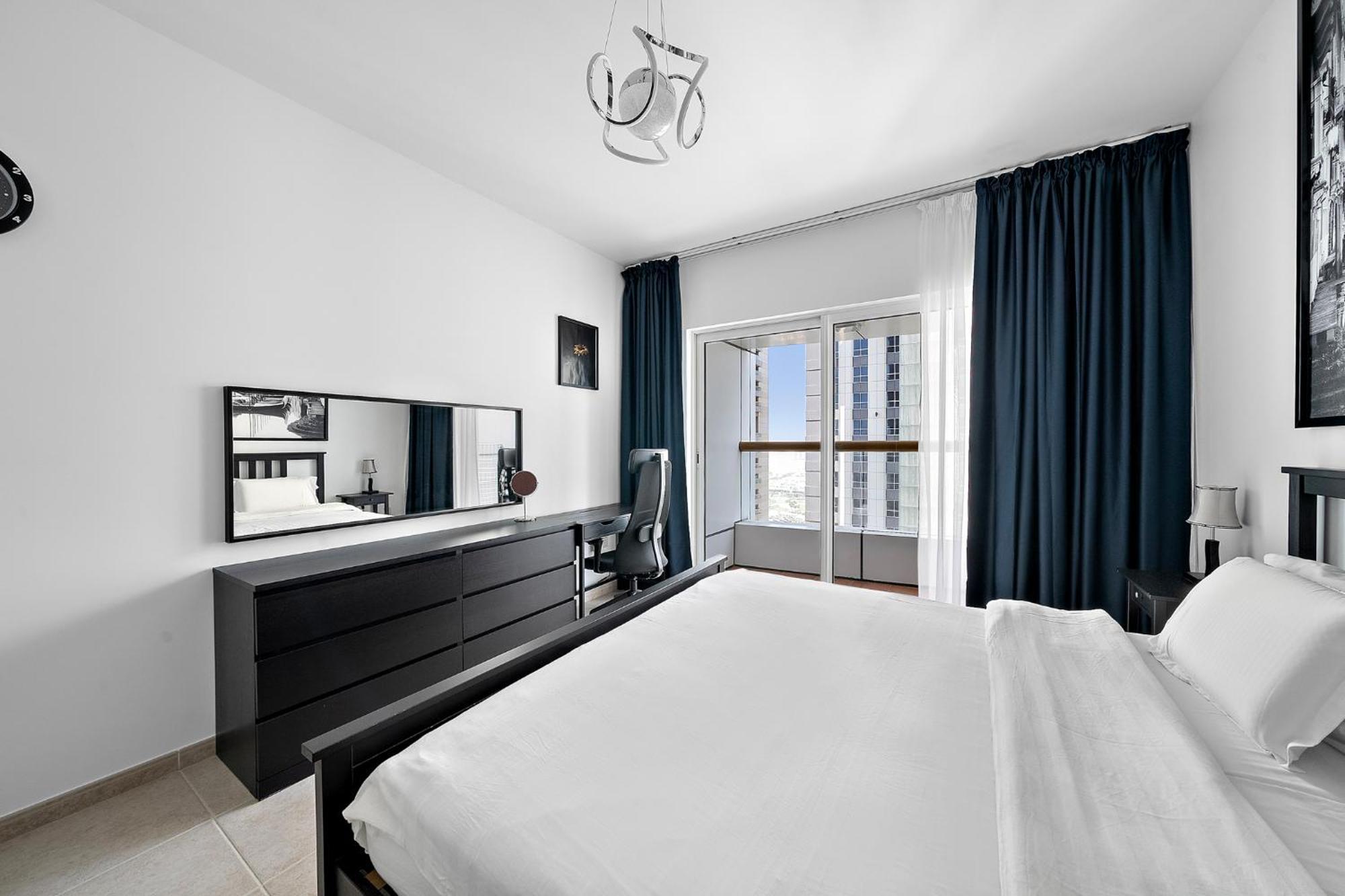 High-floor 1br At Elite Residence, Marina Apartment *