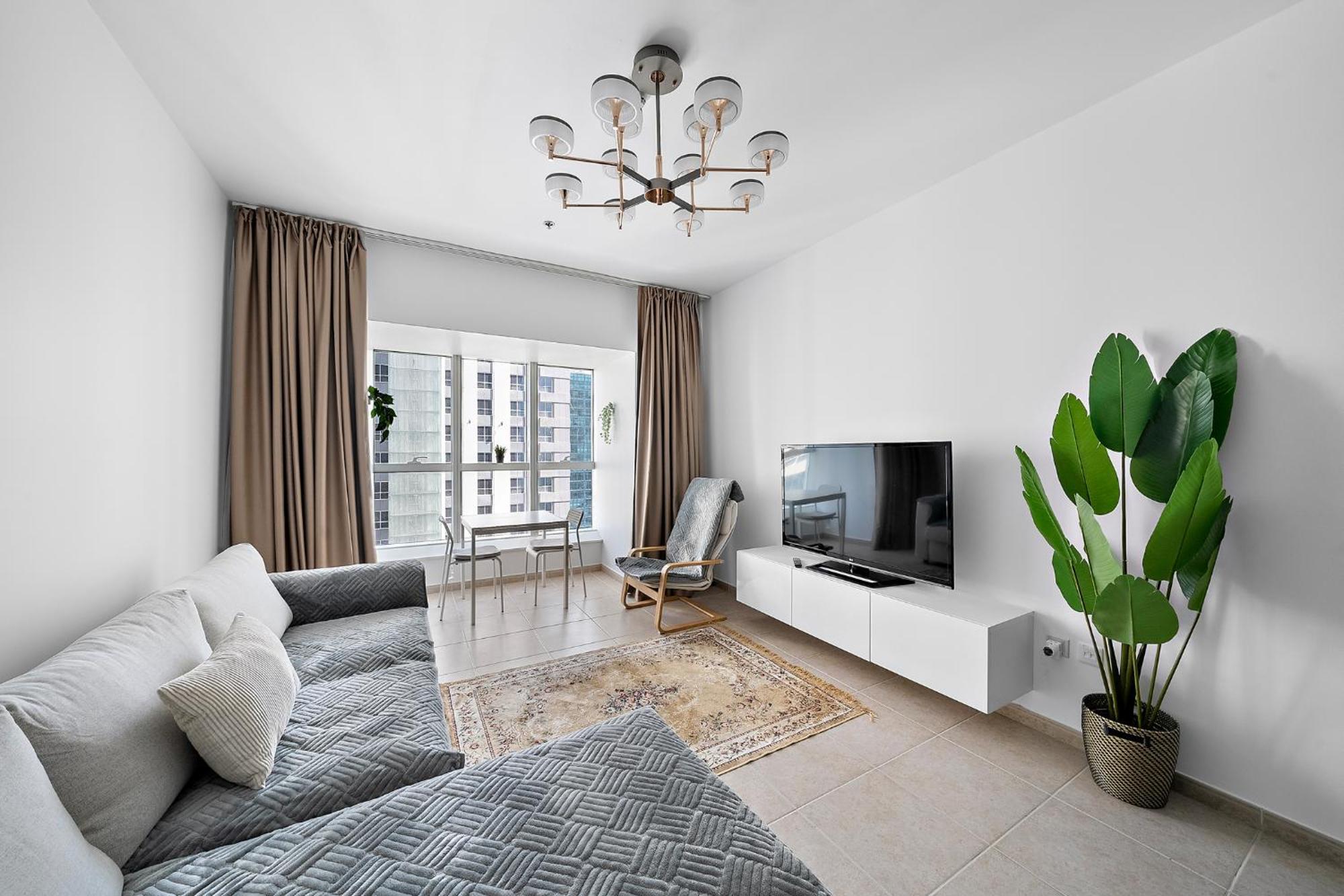 High-floor 1br At Elite Residence, Marina